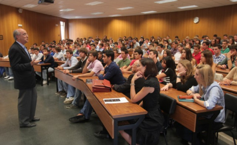 Entre matrículas caras y clases saturadas: así sobrevive la universidad catalana