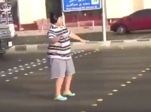 Aràbia Saudita deté un jove per ballar la Macarena en un pas de vianants