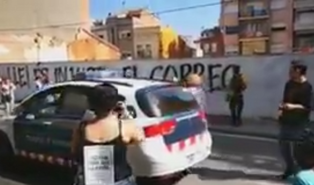 Passivitat total dels Mossos davant l'1-O
