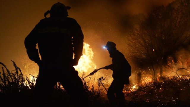 Bomberosforestalesextincionincendio 2