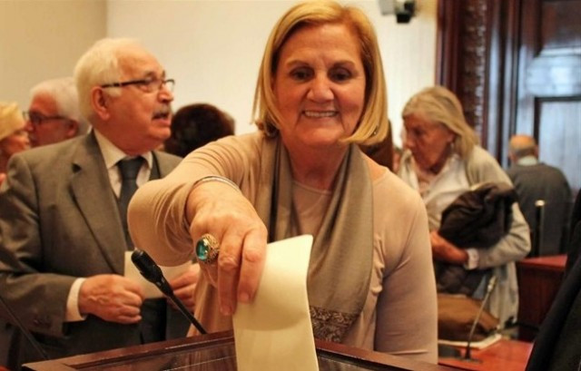 Núria de Gispert torna a demostrar la seva xenofòbia contra Arrimadas
