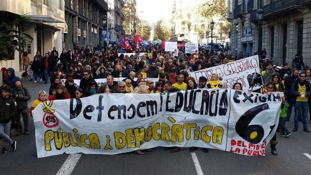 Manifestació a Barcelona contra les retallades en l'educació pública