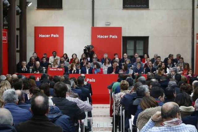 Els 'barons' del PSOE aposten per garantir el castellà com a idioma vehicular a Catalunya