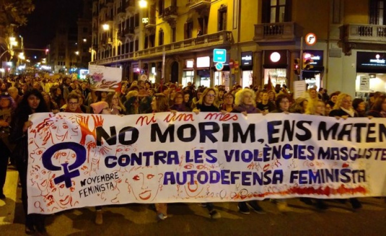 'Juntes som més', la manifestació del 8M a Barcelona
