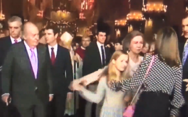 Tensió entre Letizia, Sofia i les infantes en la missa de Pasqua