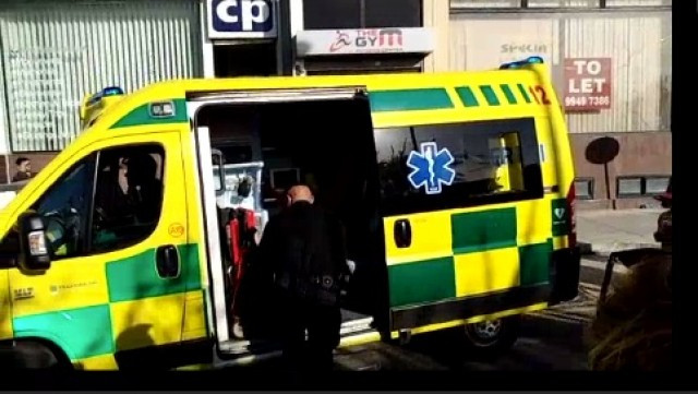 Moren una espanyola i un belga a l'impactar un autobús amb un arbre a Malta