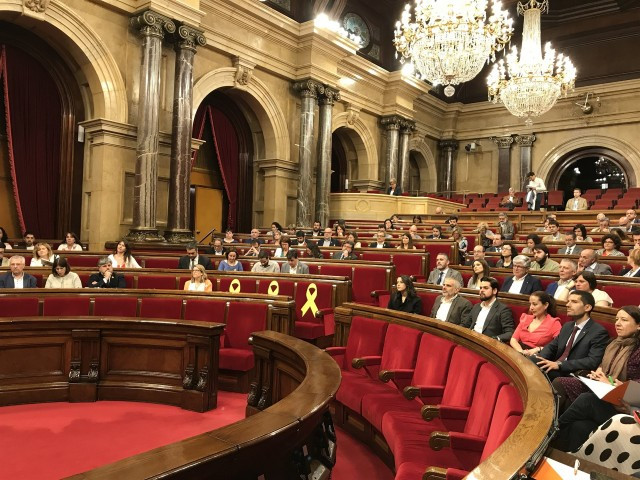 Pleparlamentcatalunya25abril
