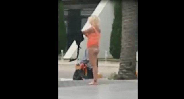 Turista desnuda aeropuerto palma 27042018