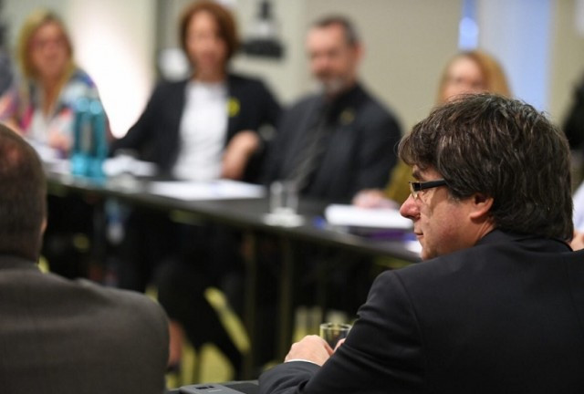 JxCat vol reformar també el reglament del Parlament per investir Puigdemont a distància