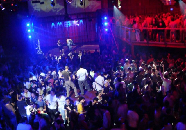 Discoteca fiesta ocio nocturno descanso vecinal 03052018