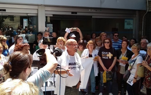 Concentració de sanitaris catalans per denunciar que 