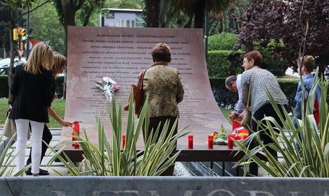 Troben la cama d'una víctima del Yak-42 en un cementiri de Turquia