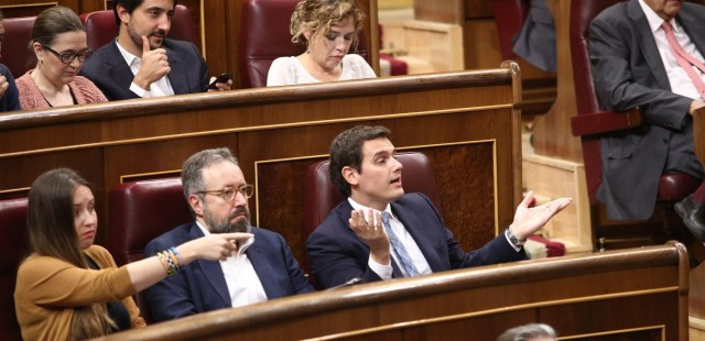 Rivera titlla d'acte separatista la presa de possessió del Govern de la Generalitat