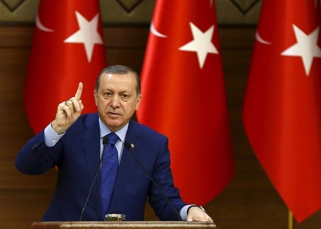 Erdogan segueix endavant amb la guerra contra els kurds amb el suport de Putin
