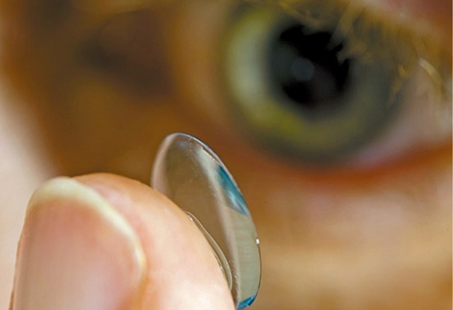 Risc d'infecció que causa ceguesa per als que fan servir lents de contacte