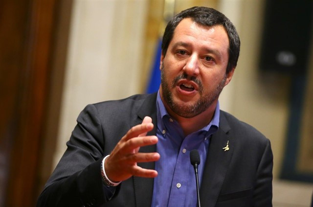 Salvini apuja el to contra el vaixell humanitari Sea-Watch