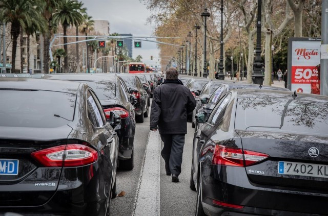 Competència carrega contra la normativa anti-VTC de l'Àrea Metropolitana