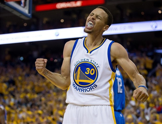 Curry es converteix en el millor triplista de la història dels Playoffs