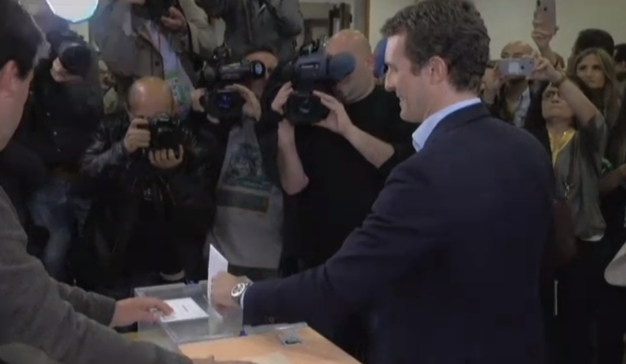 Pablo Casado vota