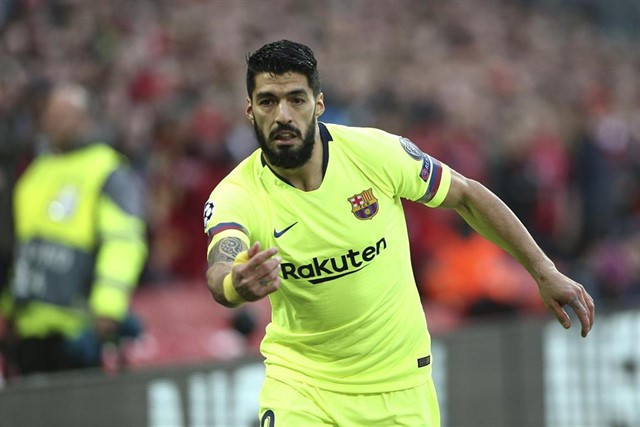 Luis Suárez es justifica després d'operar-se del genoll