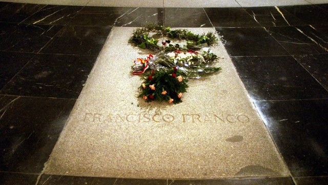 Suport majoritari en el Suprem per exhumar Franco