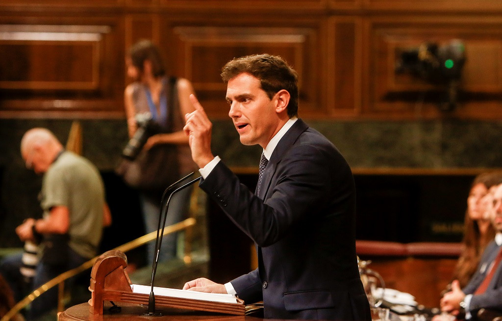 El presidente de Ciudadanos, Albert Rivera, interviene desde la tribuna del Congreso de los Diputados