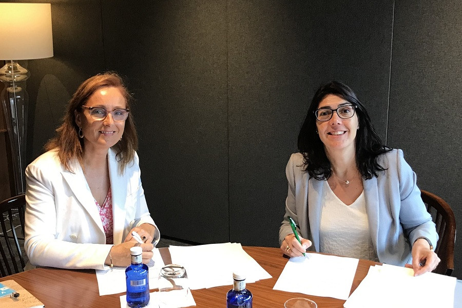 Mireia Torres Presidenta de la Plataforma Tecnológica del Vino y Carme Sabrí Directora de AgroBank