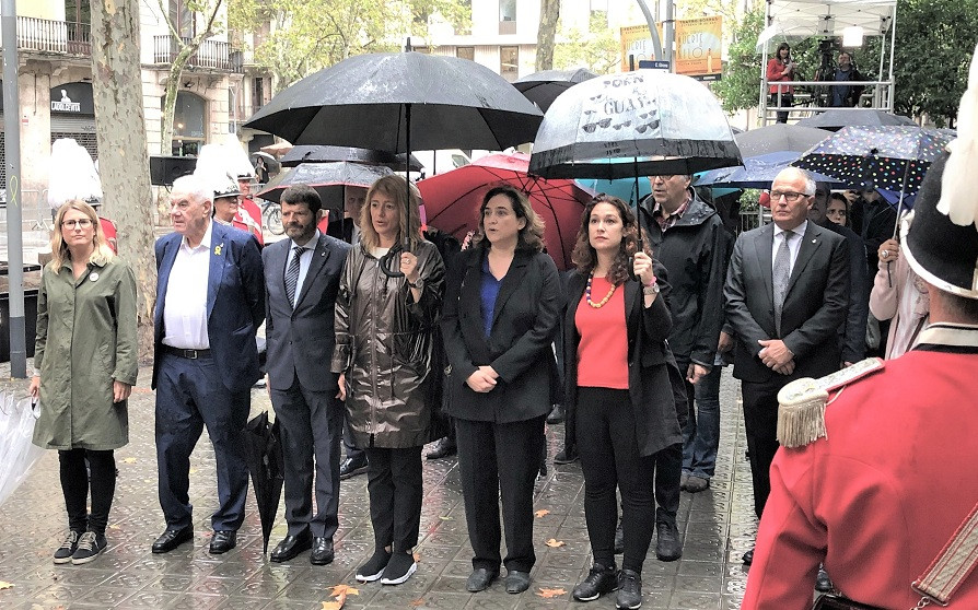 Ofrenda del Ayuntamiento de Barcelona por la Diada Elsa Artadi Ernest Maragall Albert Batlle Laia Bonet Ada Colau Laura Pu00e9rez Josep Bou