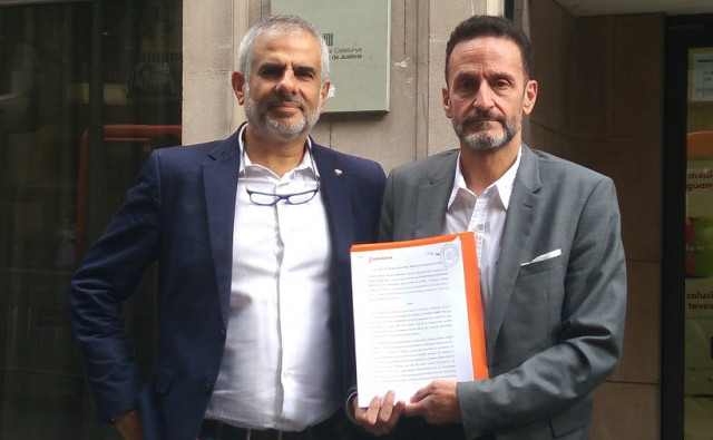 Cs denuncia Torra per 
