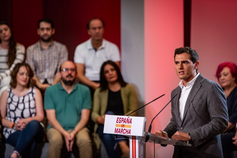 Rivera aixeca el veto al PSOE per evitar el bloqueig polític