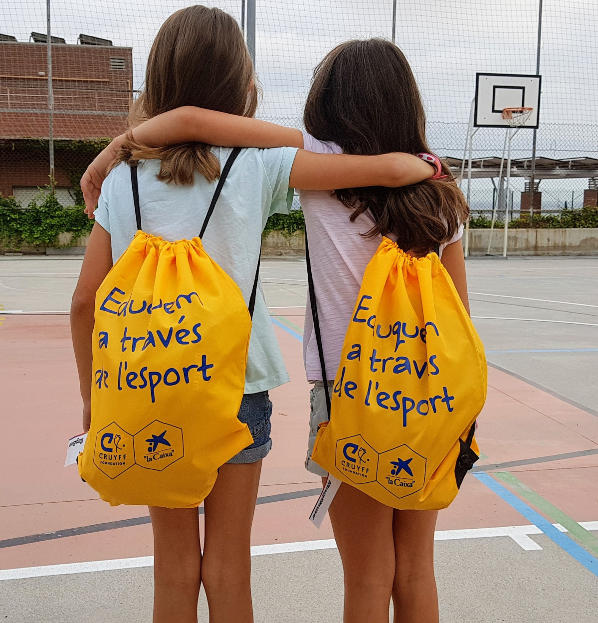 Eduquem a través de l'Esport   la Caixa  Fundació Cruyff