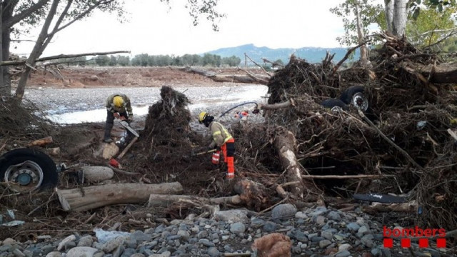 Més de 150 efectius continuen buscant els quatre desapareguts pel temporal a Tarragona