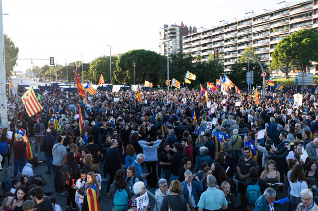 ManifestantesenlaDiagonalcercadelPalaudeCongressos 1