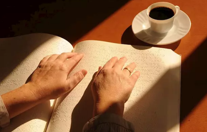 Braille (imagen de archivo)
