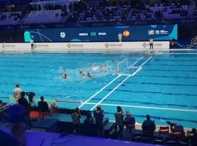 La femenina de waterpolo accedeix a 'semis' amb revenja sobre Grècia