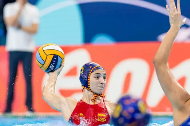 Les noies de waterpolo arriben a la final de l'Europeu després de vèncer Hongria en un ajustat duel