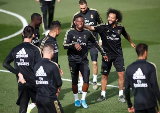 El Reial Madrid es posa en quarantena després del contagi d'un jugador