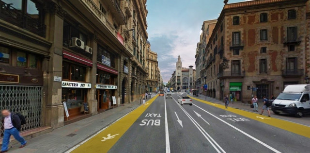 Ada Colau ho posa més difícil als treballadors que van al centre de Barcelona en cotxe