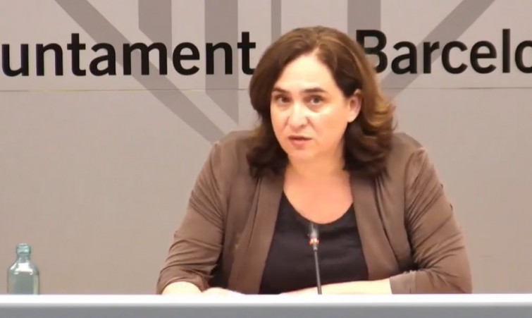 Colau ataca Sánchez pel seu discurs sobre el Rei emèrit: 