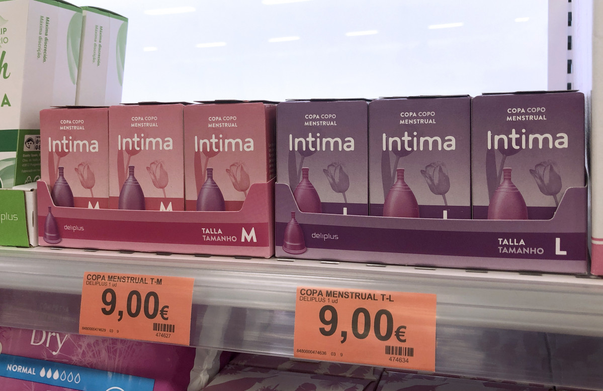 FOTOGRAFIA Copa Menstrual Intima de Deliplus, al lineal de Perfumeria de Mercadona (1)