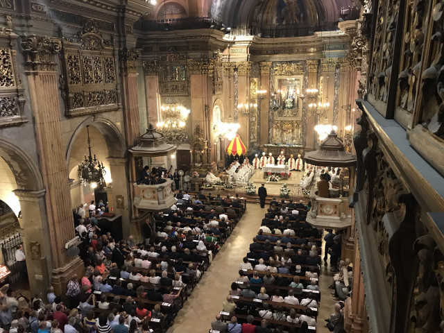 La Generalitat adverteix de la nova limitació de 100 persones en actes religiosos