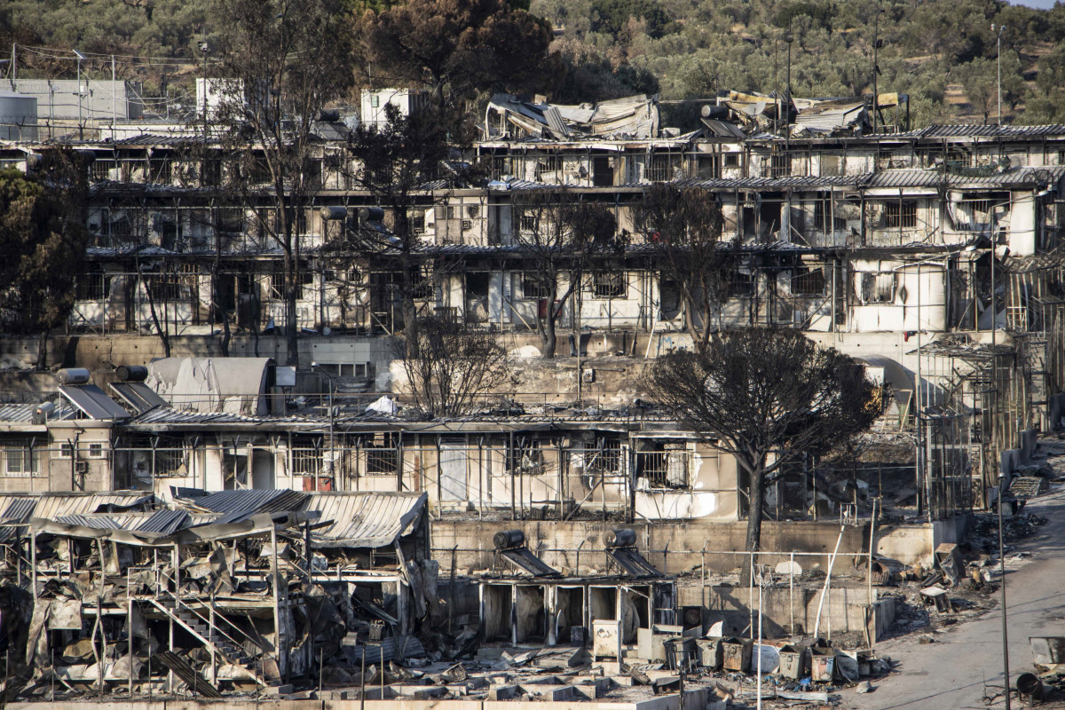 Campament de Mória, a Lesbos, destruït per les flames