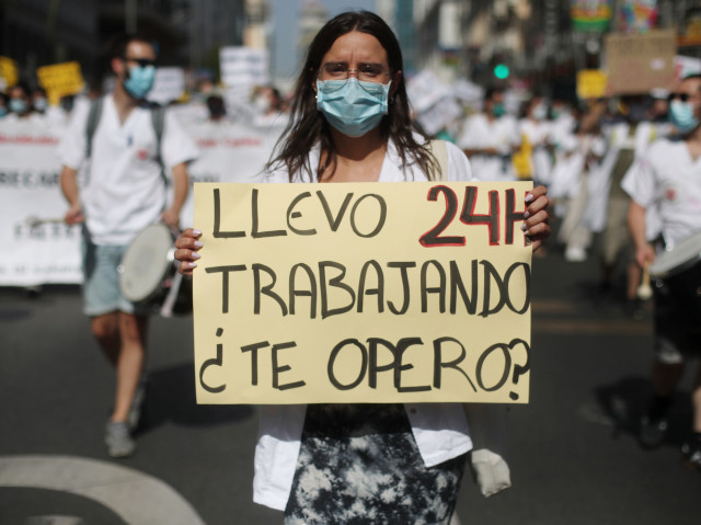 Un estudi mostra que gairebé la meitat de sanitaris catalans està 