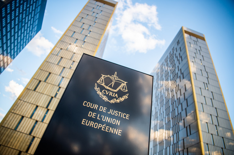 La justícia europea prohibeix als estats l'espionatge massiu usant les dades que recopilen els operadors