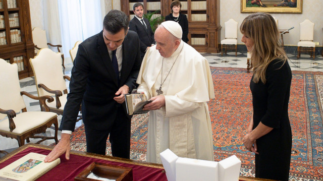 Pedrosanchezpapafrancisco