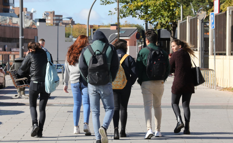 Els joves de les generacions Z i millenials continuen preocupats pel cost de la vida, segons un estudi