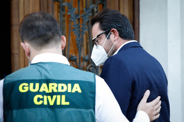 La Guàrdia Civil descobreix 38.000 euros al despatx d'un regidor d'ERC en l'operació Voloh