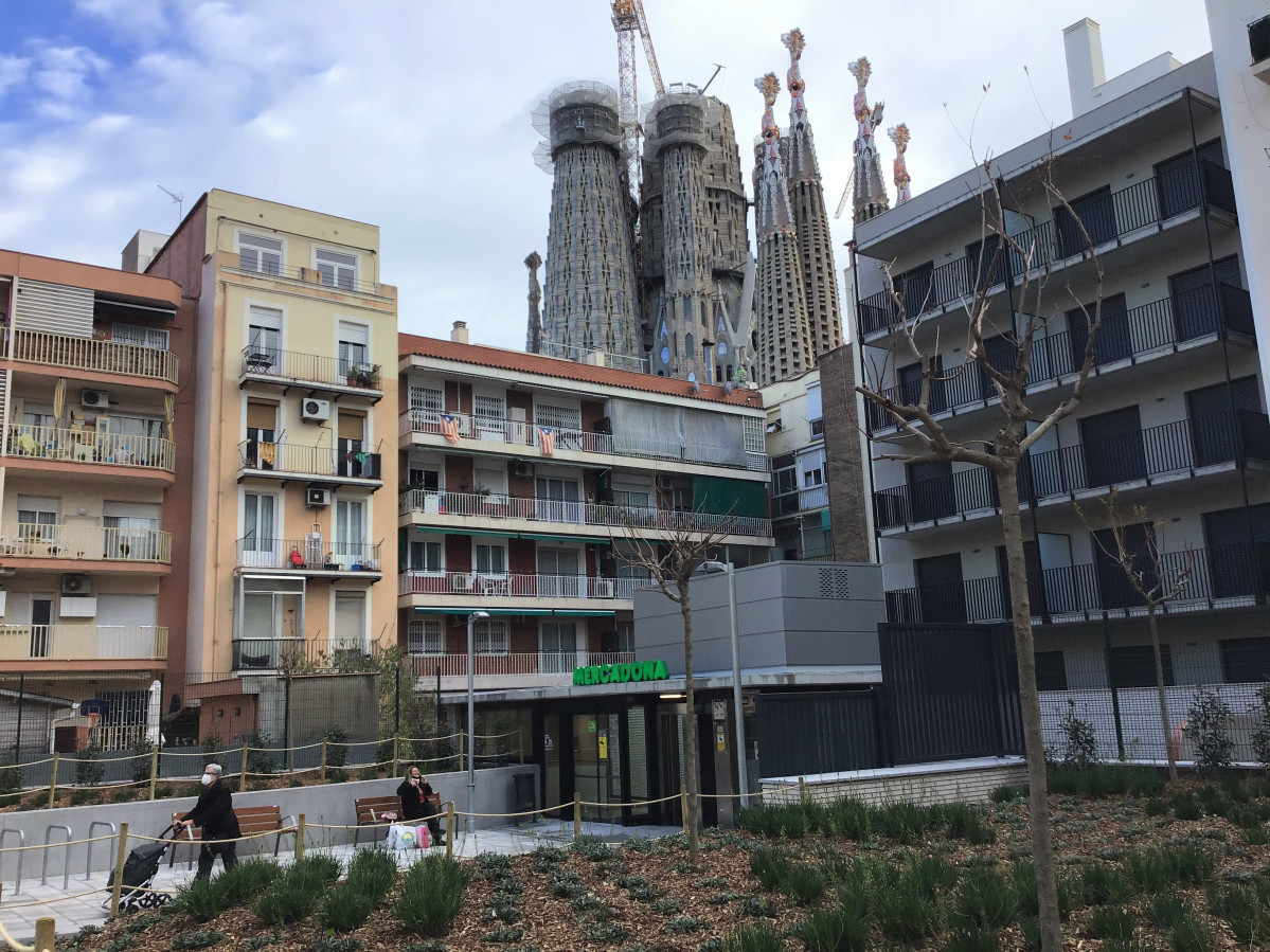 FOTOGRAFIA Exterior del nou supermercat Mercadona al barri de la Sagrada Famu00edlia