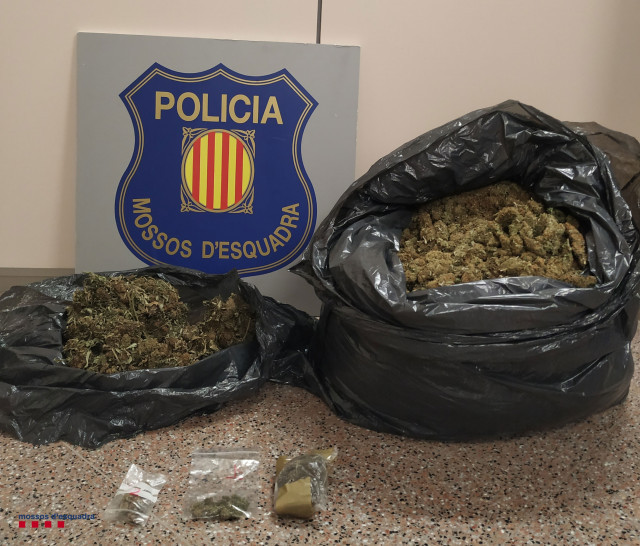 Detinguts a Cunit per transportar més de 7 quilos de marihuana