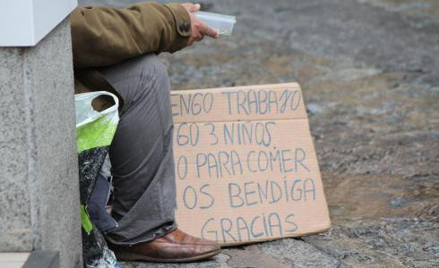 La població en risc de pobresa aconsegueix un màxim històric a Espanya: 13,6 milions de persones